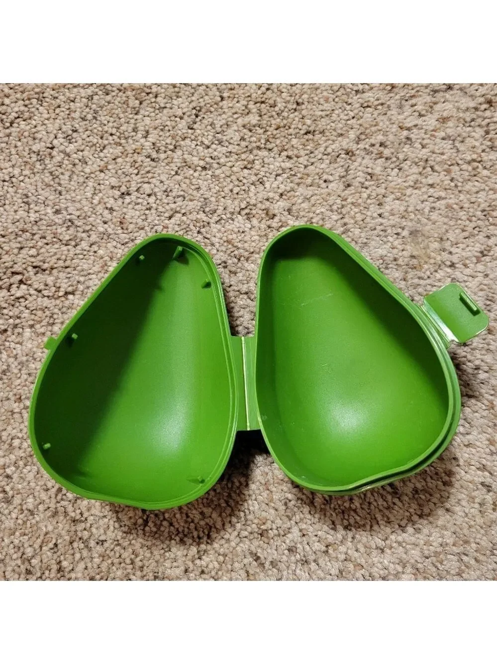 Tupperware Avocado Keeper Green 6358A-4 Storage